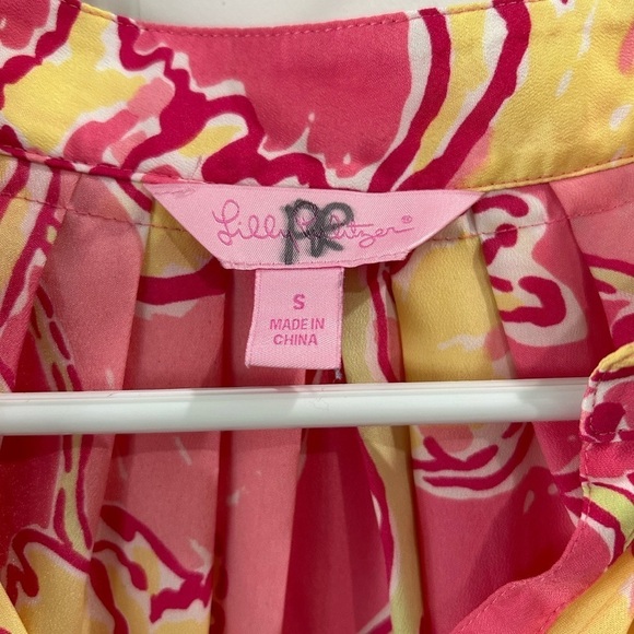 Lilly Pulitzer Elsa Daylily Silk Blouse Top Pink Yellow Floral Size S Popover - Picture 3 of 7